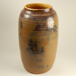 Brown Maroon Vase, 5" x 8"